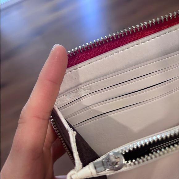 Coach LIPS ACCORDION ZIP WALLET IN PEBBLE LEATHER WITH TWO TONE ZIPPER - Picture 8 of 10